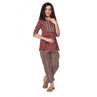 Generic Girl's Cotton Printed Top With Bottom Set (Brown)