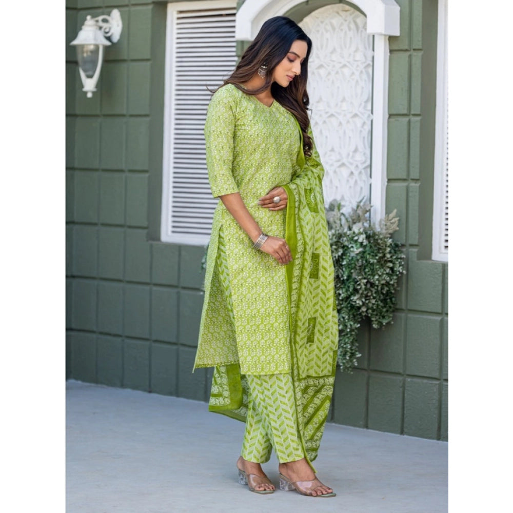 Generic Women's Cotton Blend Printed Kurti With Pant Dupatta Set (Parrot)