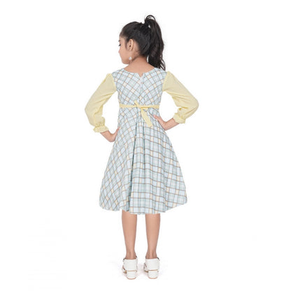 Generic Girl's Digital Twill Striped 3/4 th Sleeve Round Neck Dress (Light Green)