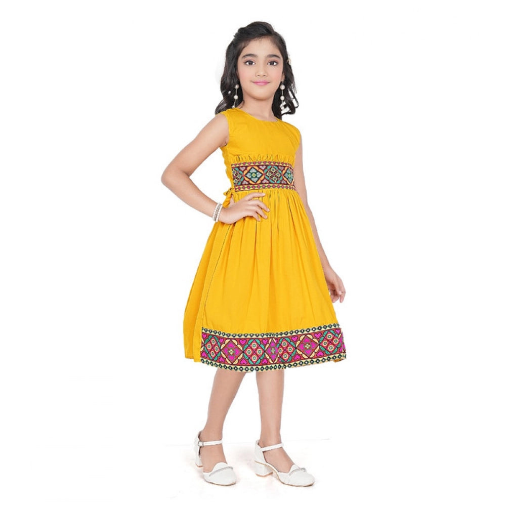Generic Girl's Shiffon Printed Sleeve Less Round Neck Dress (Mustard Yellow)